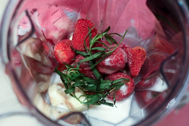 strawberry tarragon smoothie